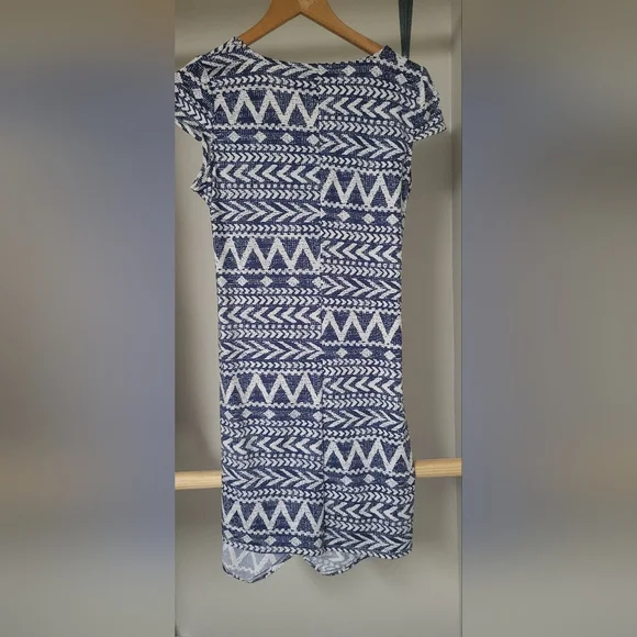 Pattern Dress - Picture 3 of 4